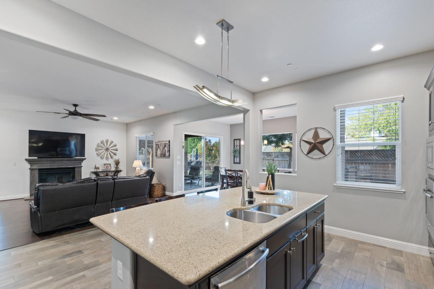 3127 Joshua Ave, Clovis, CA 93611