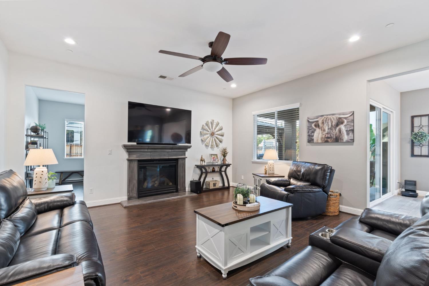 3127 Joshua Ave, Clovis, CA 93611