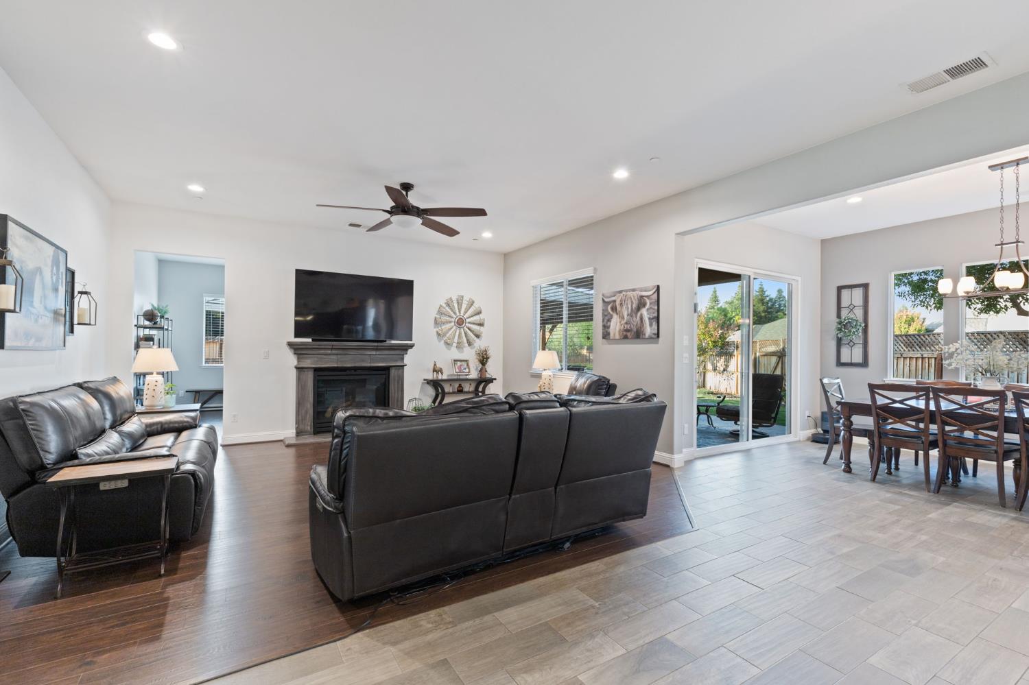 3127 Joshua Ave, Clovis, CA 93611