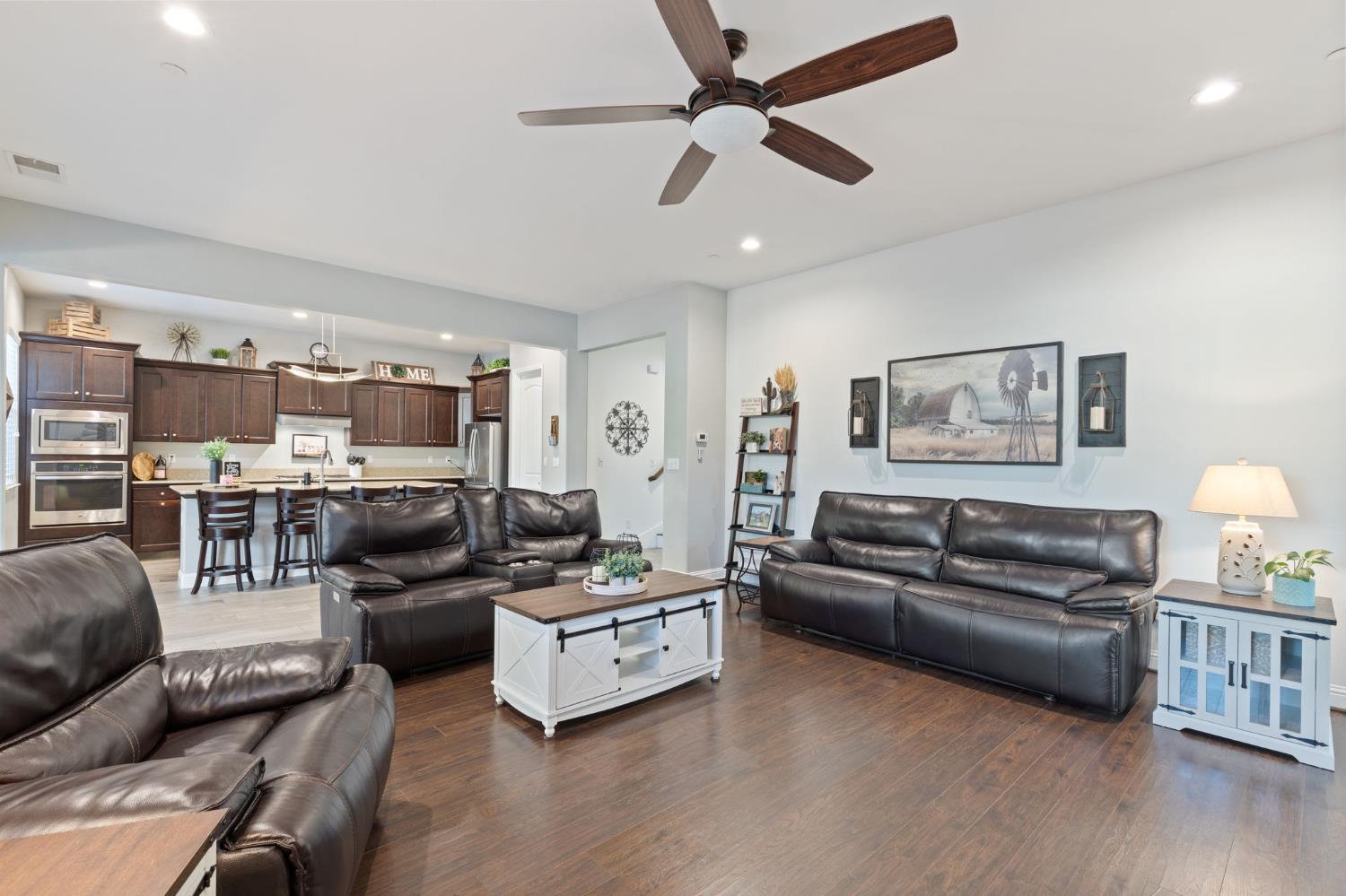 3127 Joshua Ave, Clovis, CA 93611