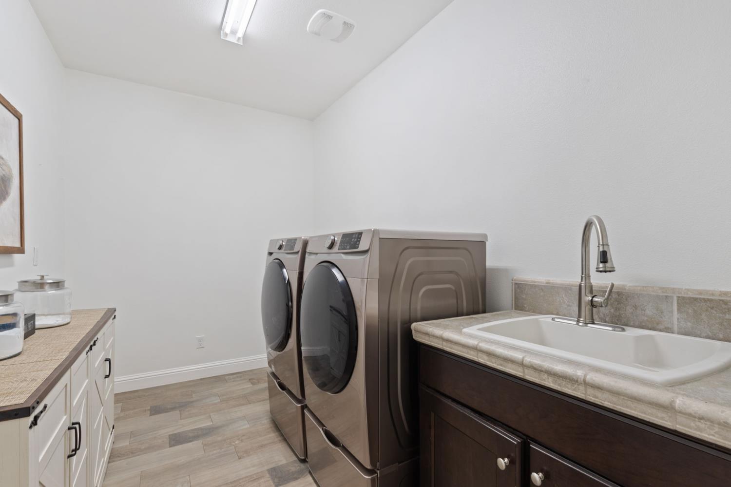 3127 Joshua Ave, Clovis, CA 93611