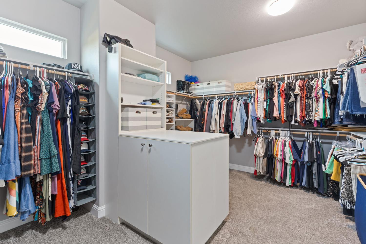 3127 Joshua Ave, Clovis, CA 93611