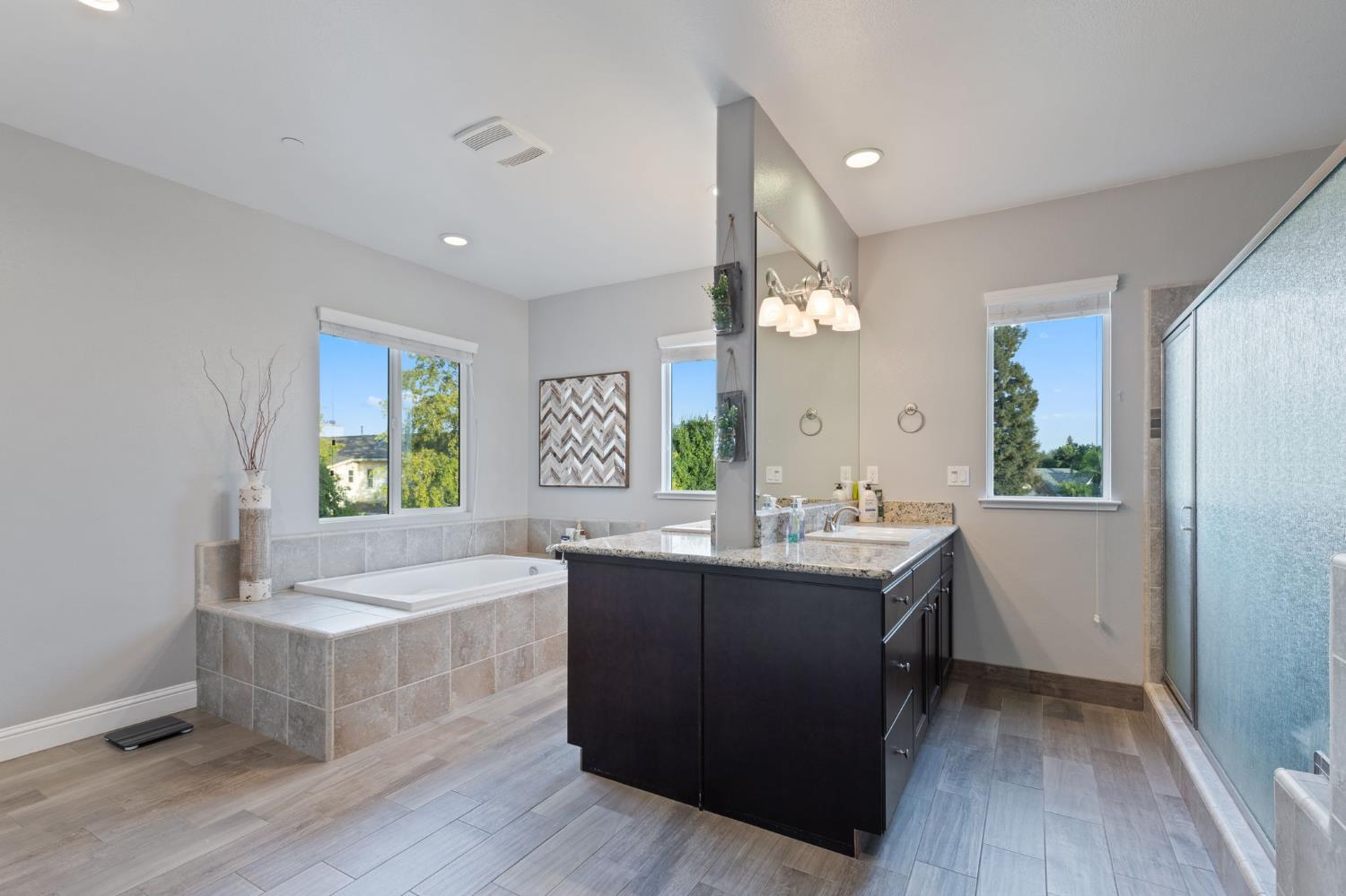 3127 Joshua Ave, Clovis, CA 93611