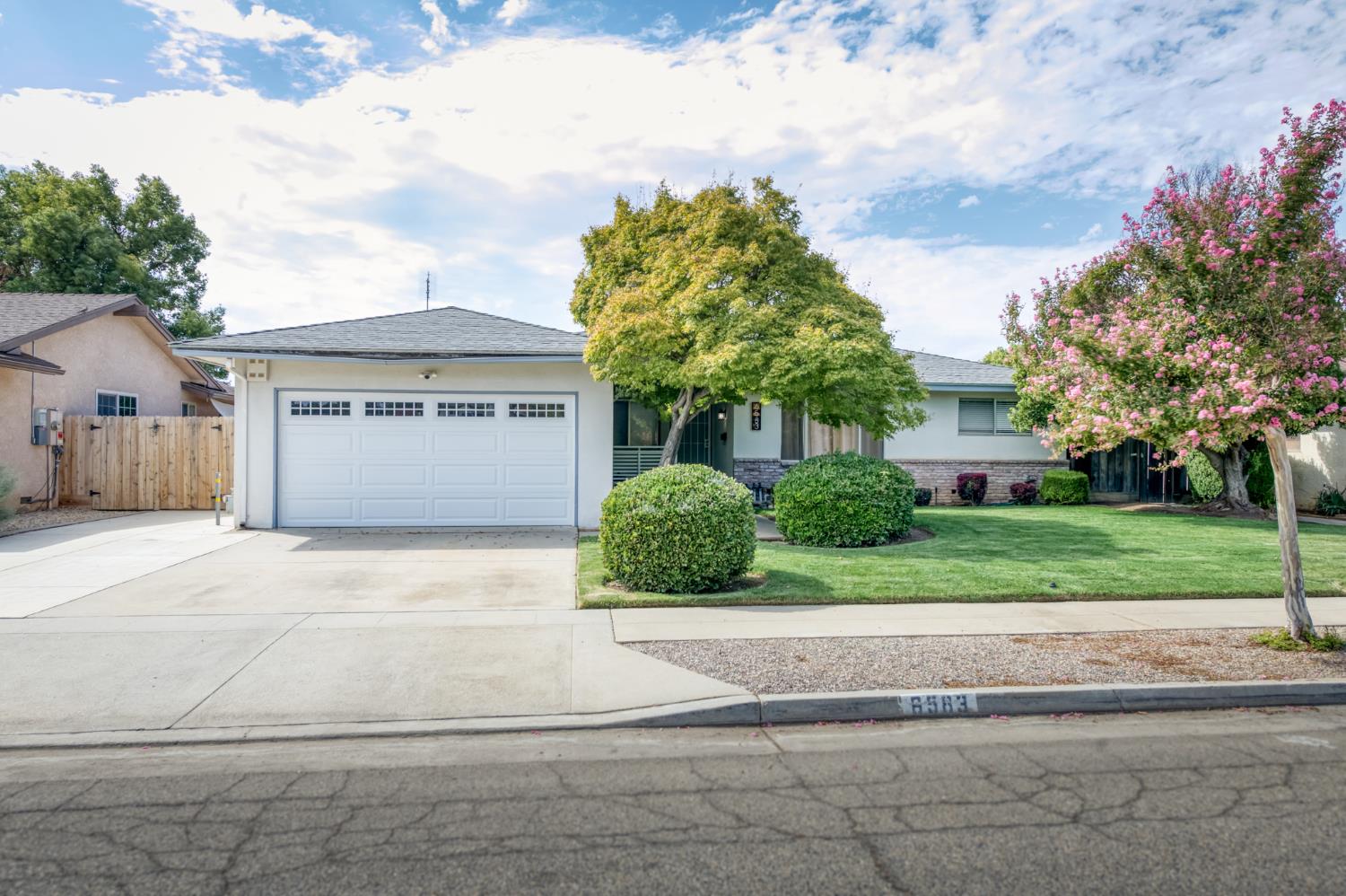 6583 N Maple Ave, Fresno, CA 93710
