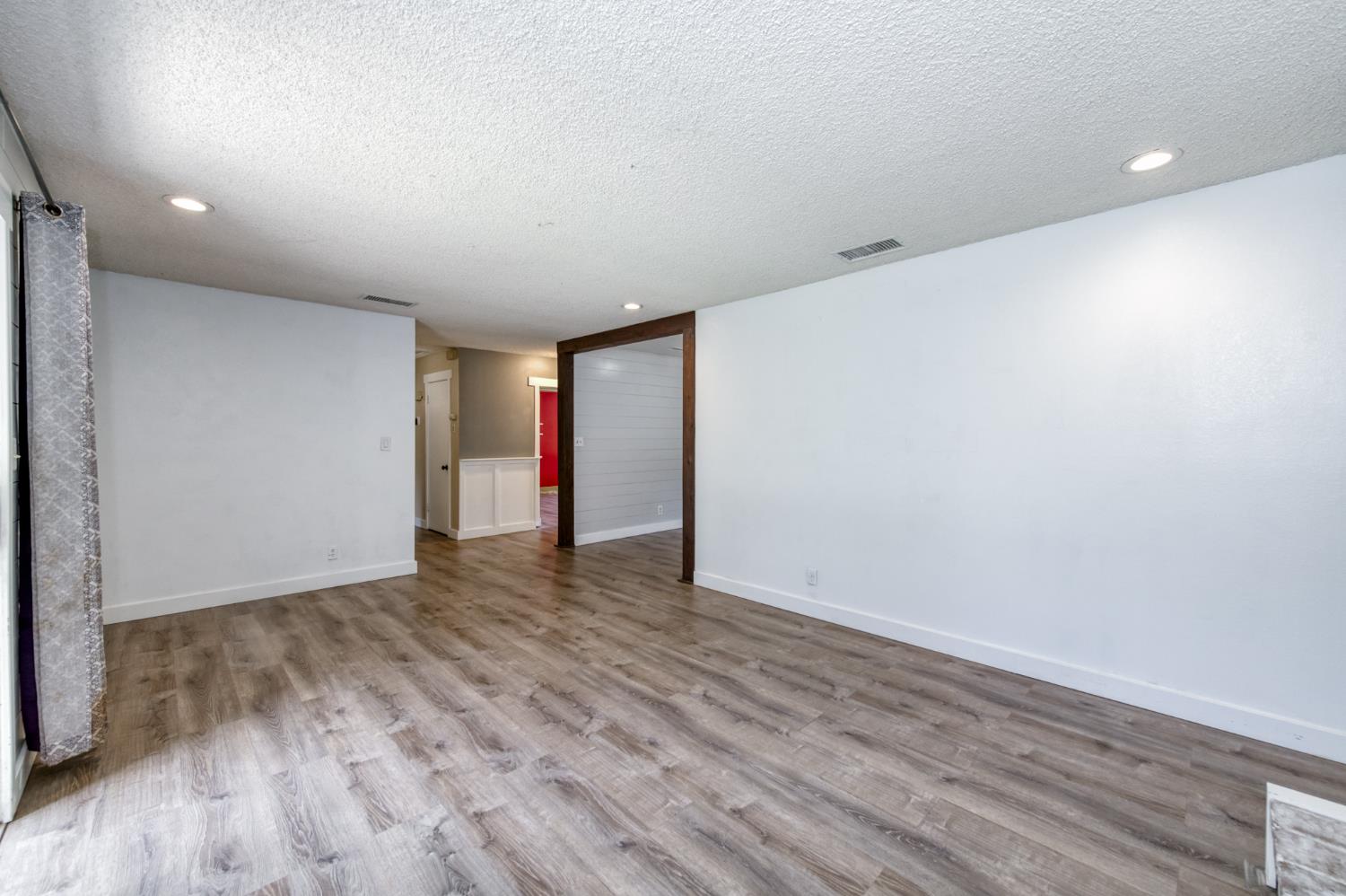 6583 N Maple Ave, Fresno, CA 93710