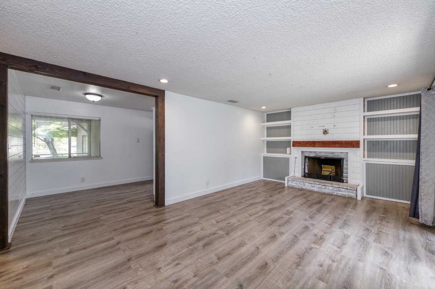 6583 N Maple Ave, Fresno, CA 93710