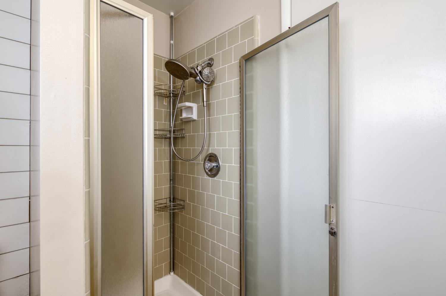 6583 N Maple Ave, Fresno, CA 93710