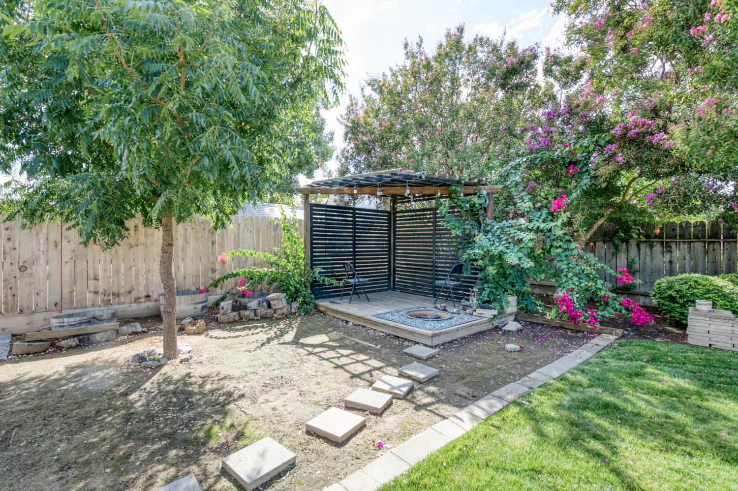 6583 N Maple Ave, Fresno, CA 93710