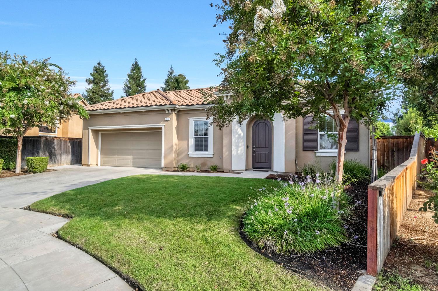 2592 E Vermont Ave, Fresno, CA 93720