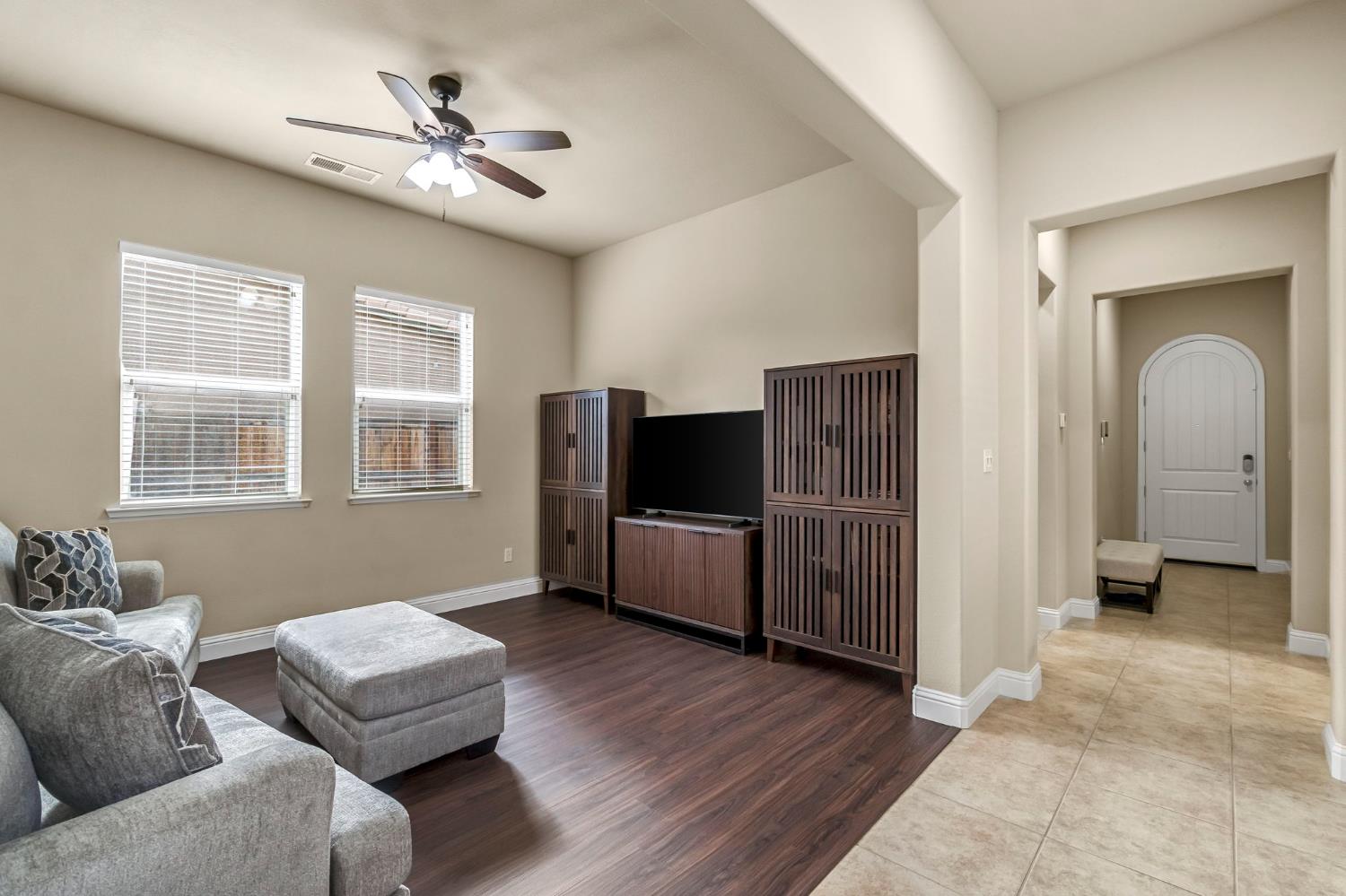 2592 E Vermont Ave, Fresno, CA 93720