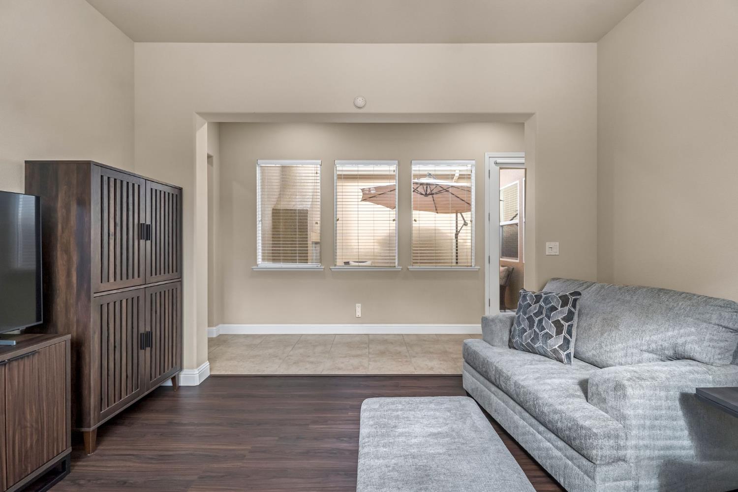 2592 E Vermont Ave, Fresno, CA 93720