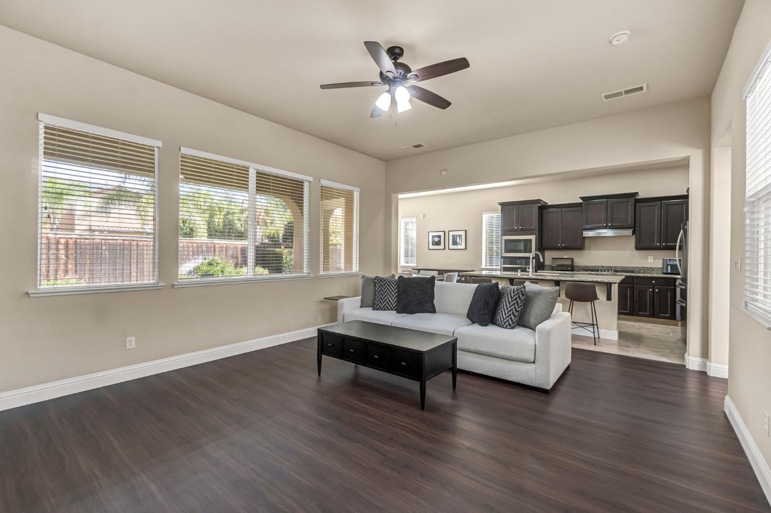 2592 E Vermont Ave, Fresno, CA 93720