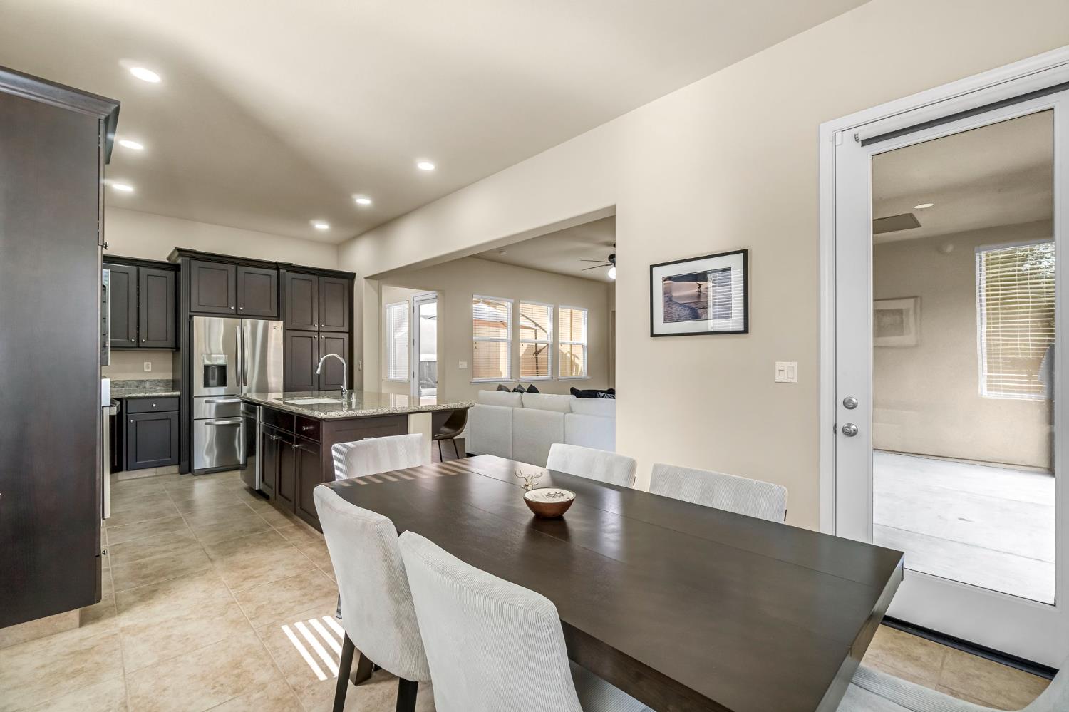 2592 E Vermont Ave, Fresno, CA 93720