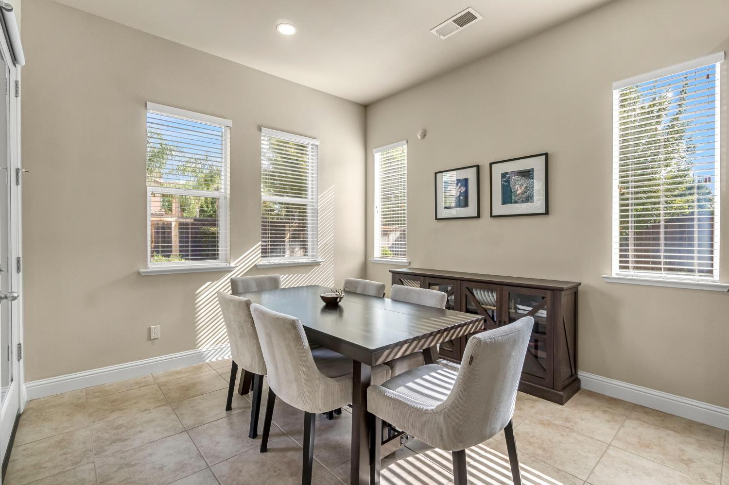 2592 E Vermont Ave, Fresno, CA 93720