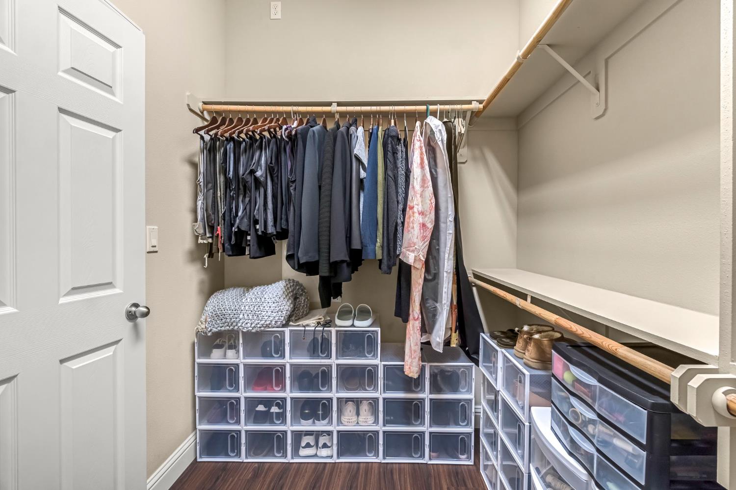 2592 E Vermont Ave, Fresno, CA 93720