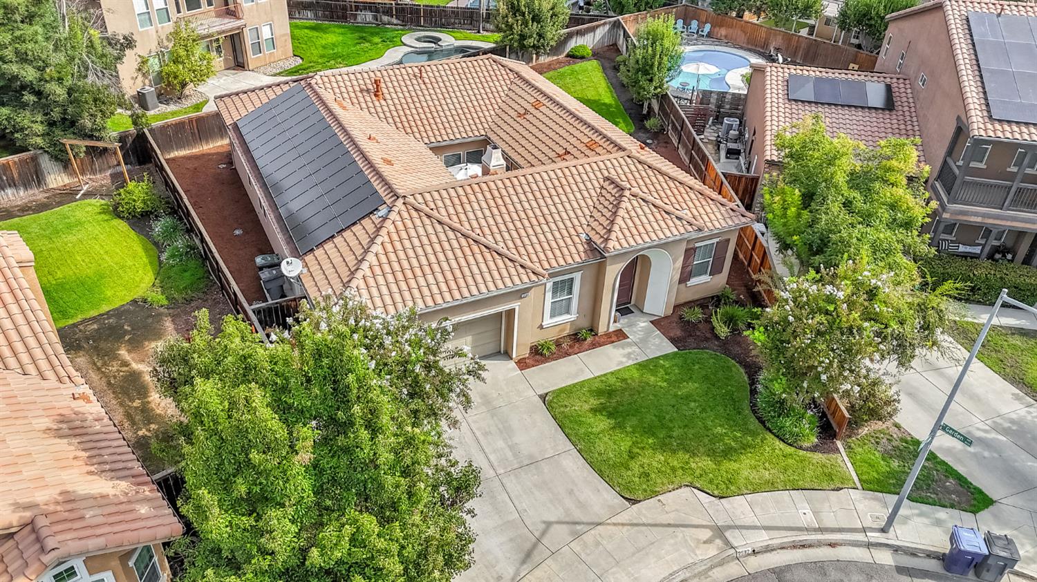 2592 E Vermont Ave, Fresno, CA 93720