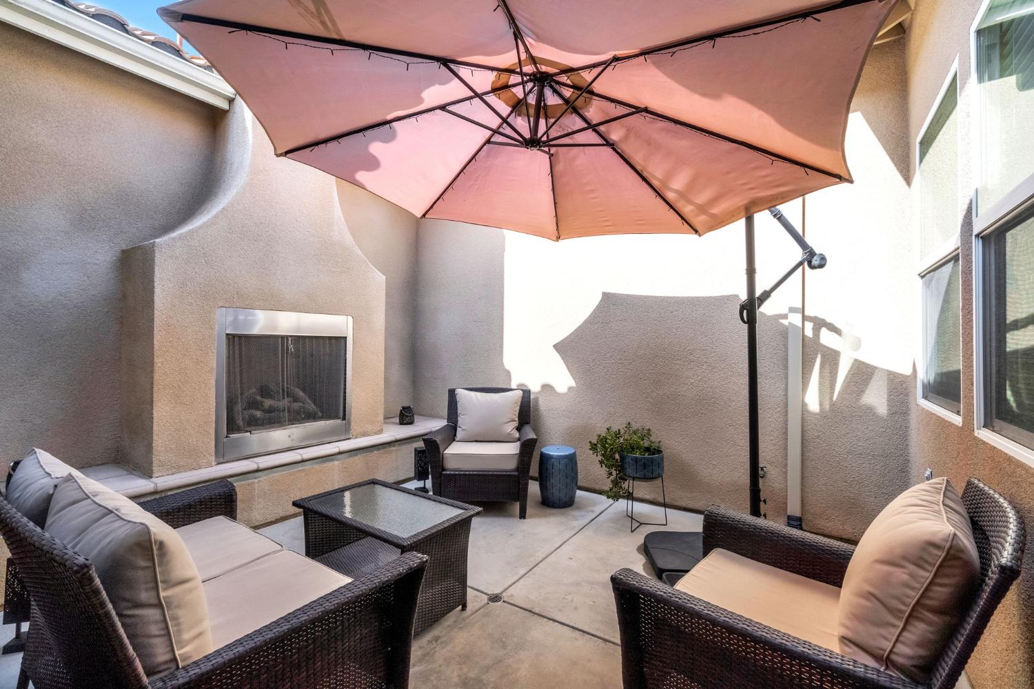 2592 E Vermont Ave, Fresno, CA 93720