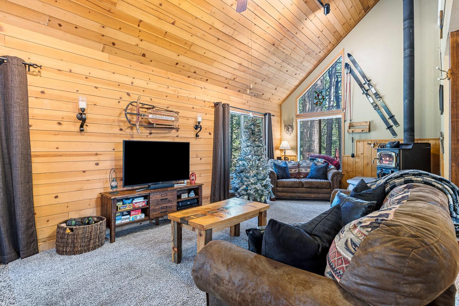 42316 Blue Meadow Ln, Shaver Lake, CA 93664