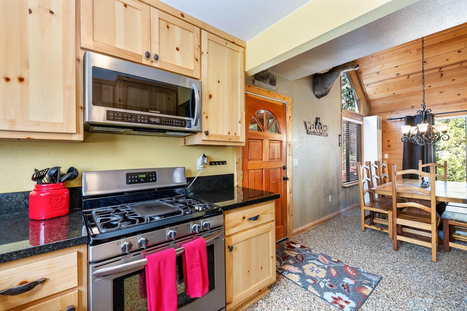 42316 Blue Meadow Ln, Shaver Lake, CA 93664