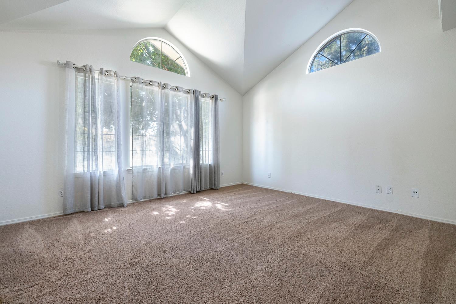 5838 W Fallon Ave, Fresno, CA 93722