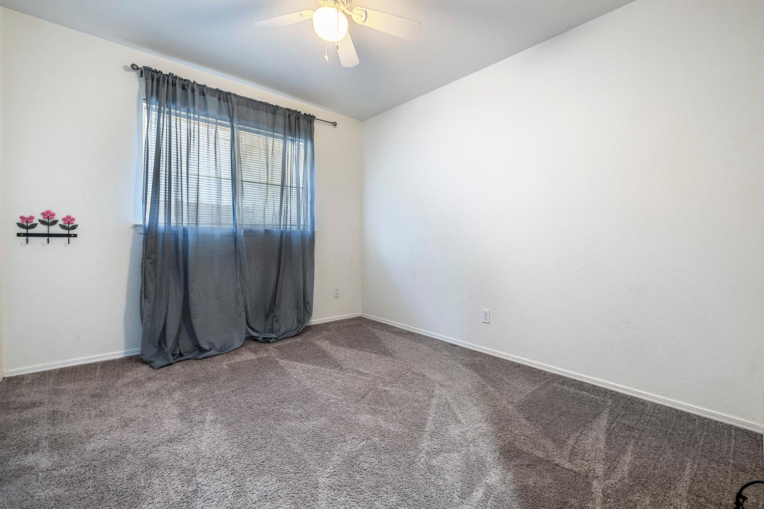 5838 W Fallon Ave, Fresno, CA 93722