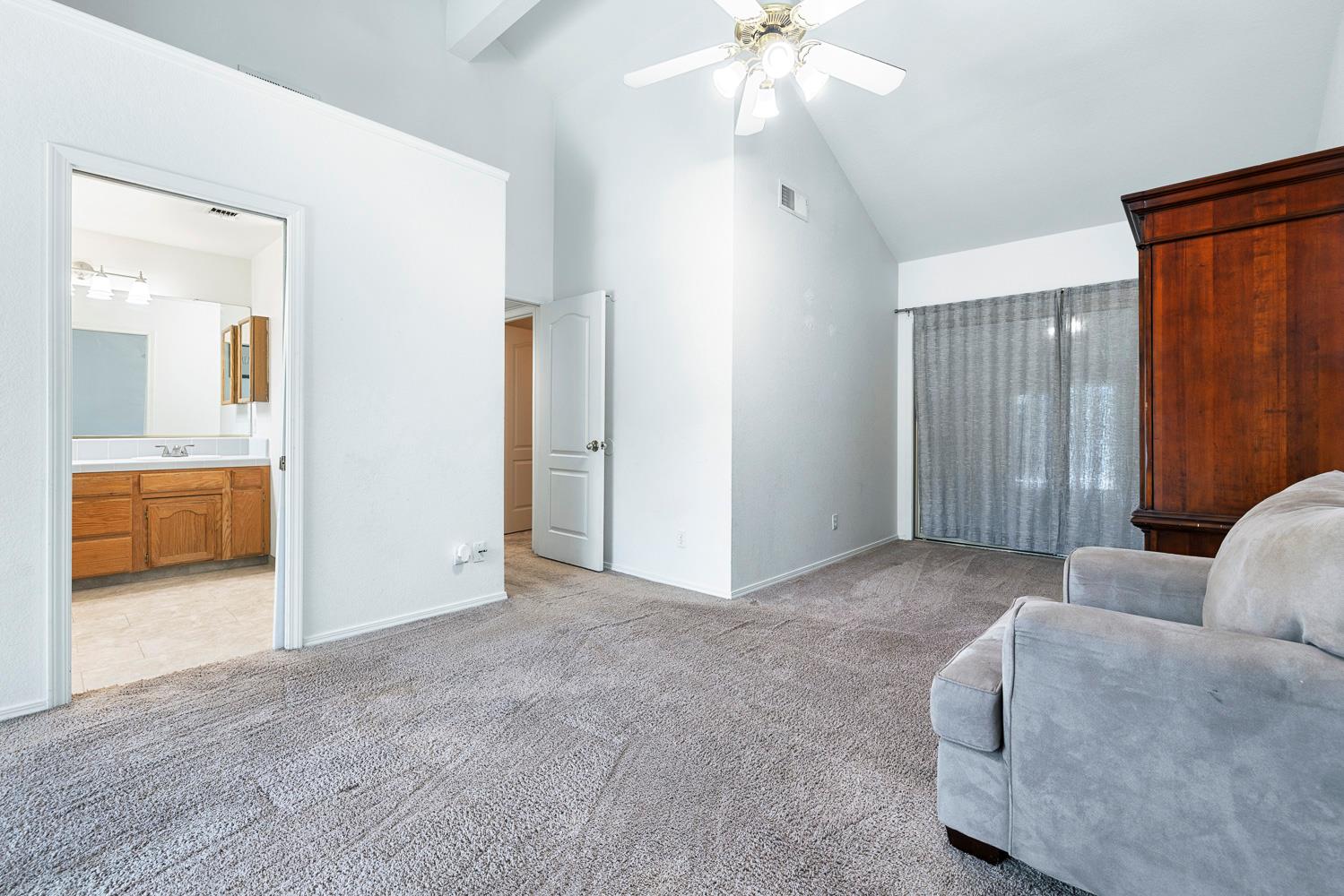 5838 W Fallon Ave, Fresno, CA 93722