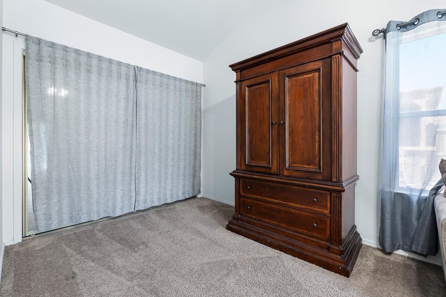 5838 W Fallon Ave, Fresno, CA 93722