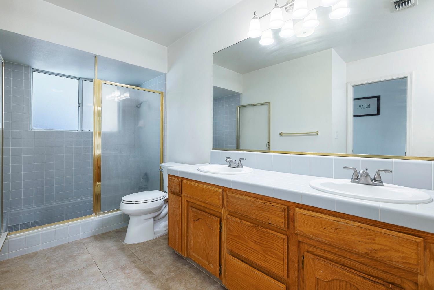 5838 W Fallon Ave, Fresno, CA 93722