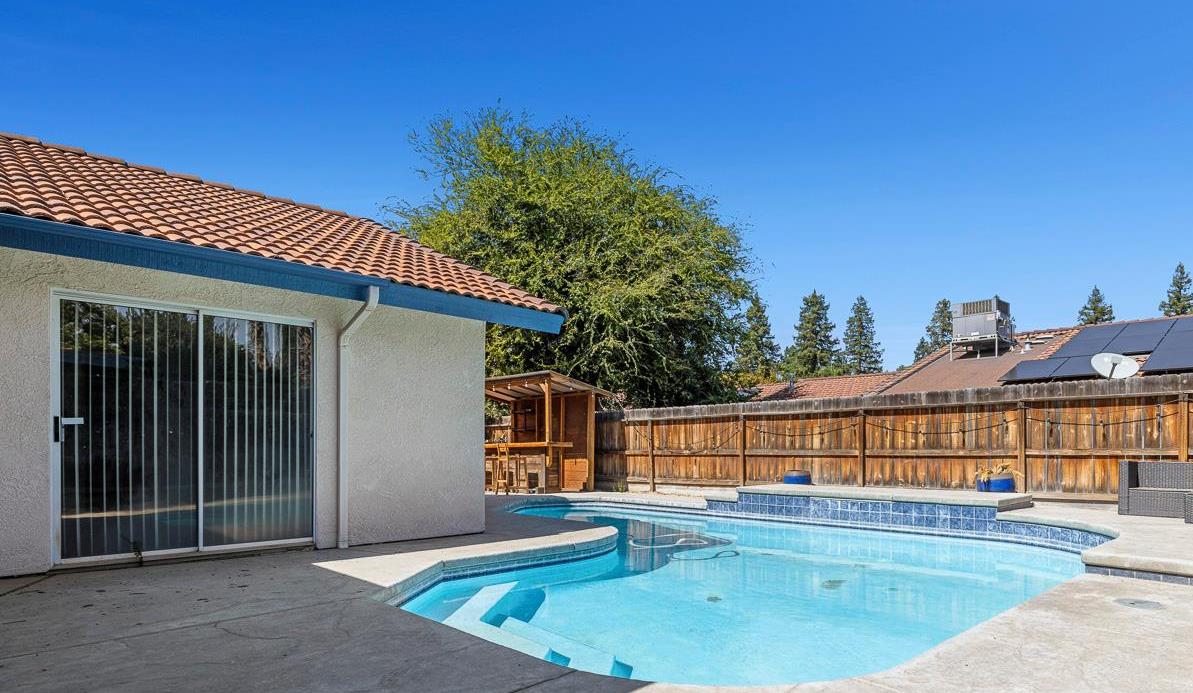 5838 W Fallon Ave, Fresno, CA 93722