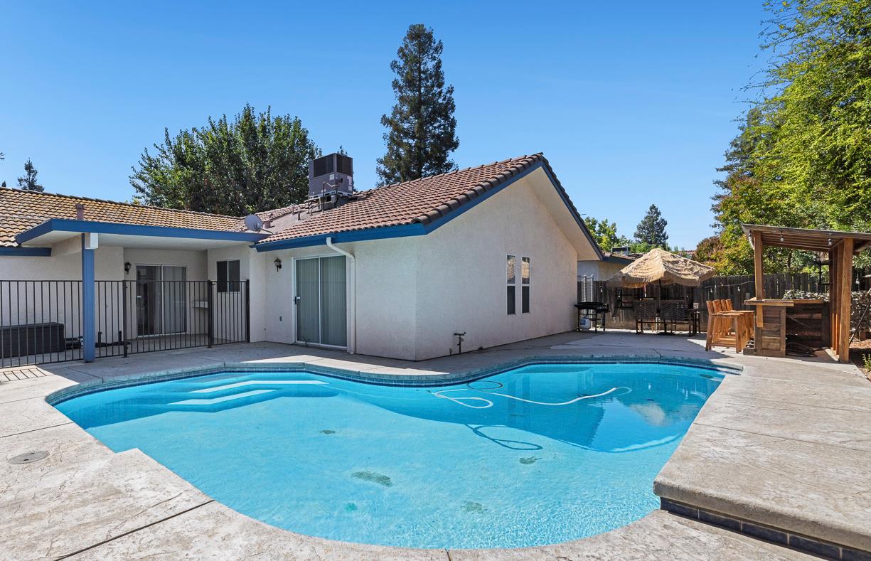 5838 W Fallon Ave, Fresno, CA 93722