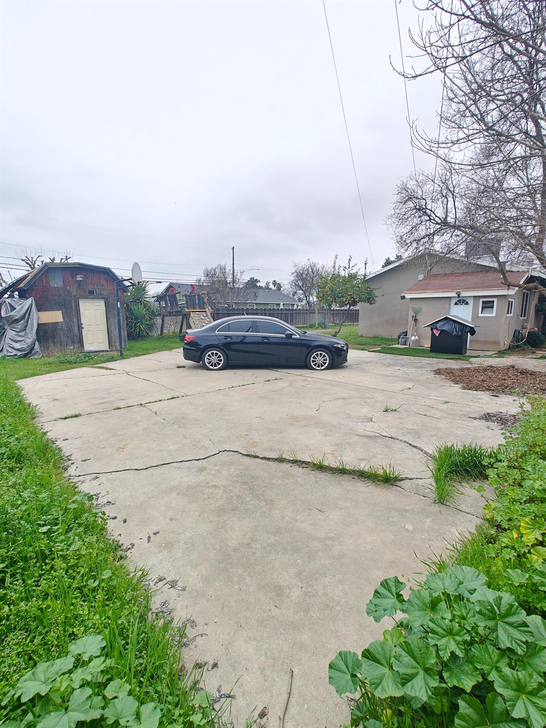 375 W Fir Ave, Pinedale, CA 93650