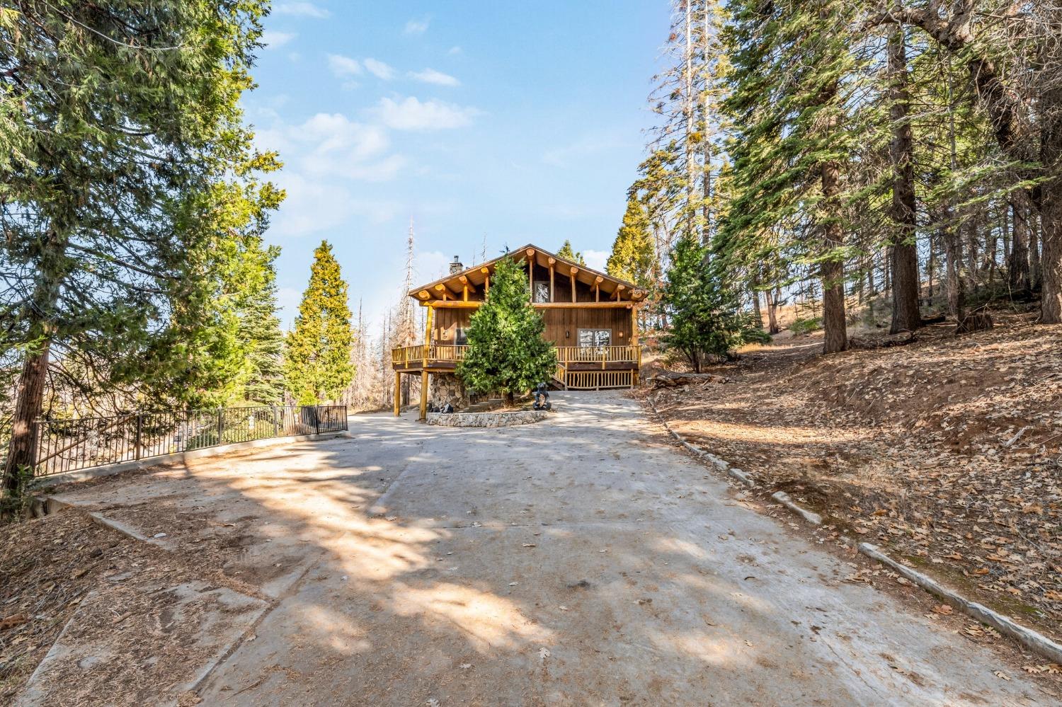 39801 Woody Ln, Shaver Lake, CA 93664