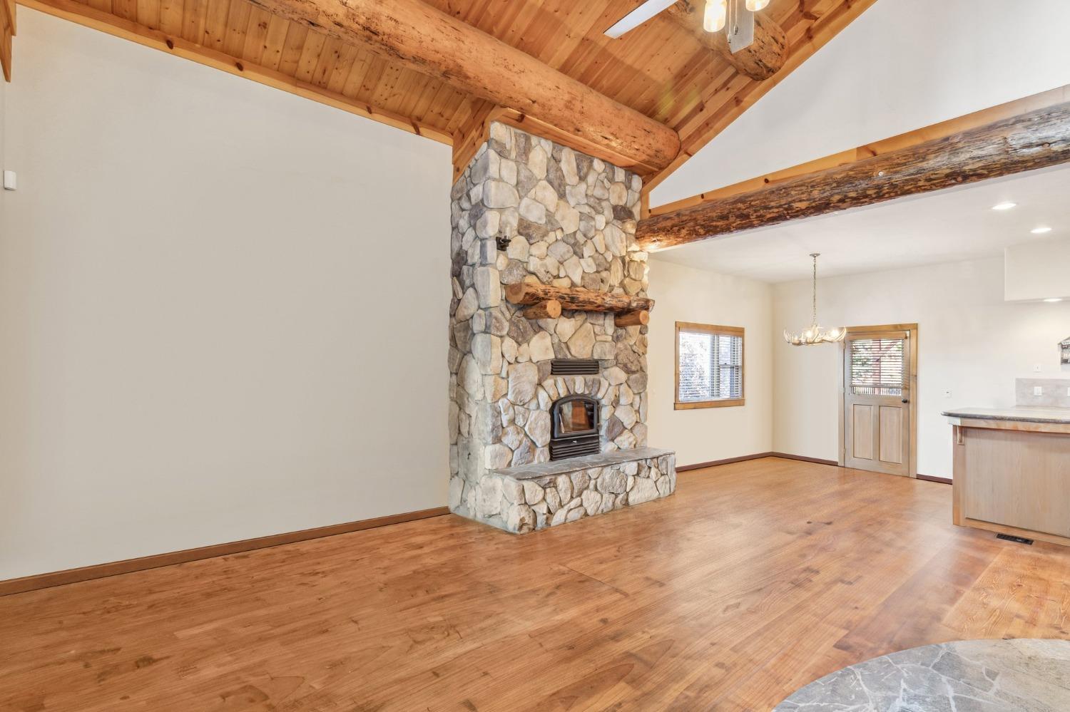 39801 Woody Ln, Shaver Lake, CA 93664