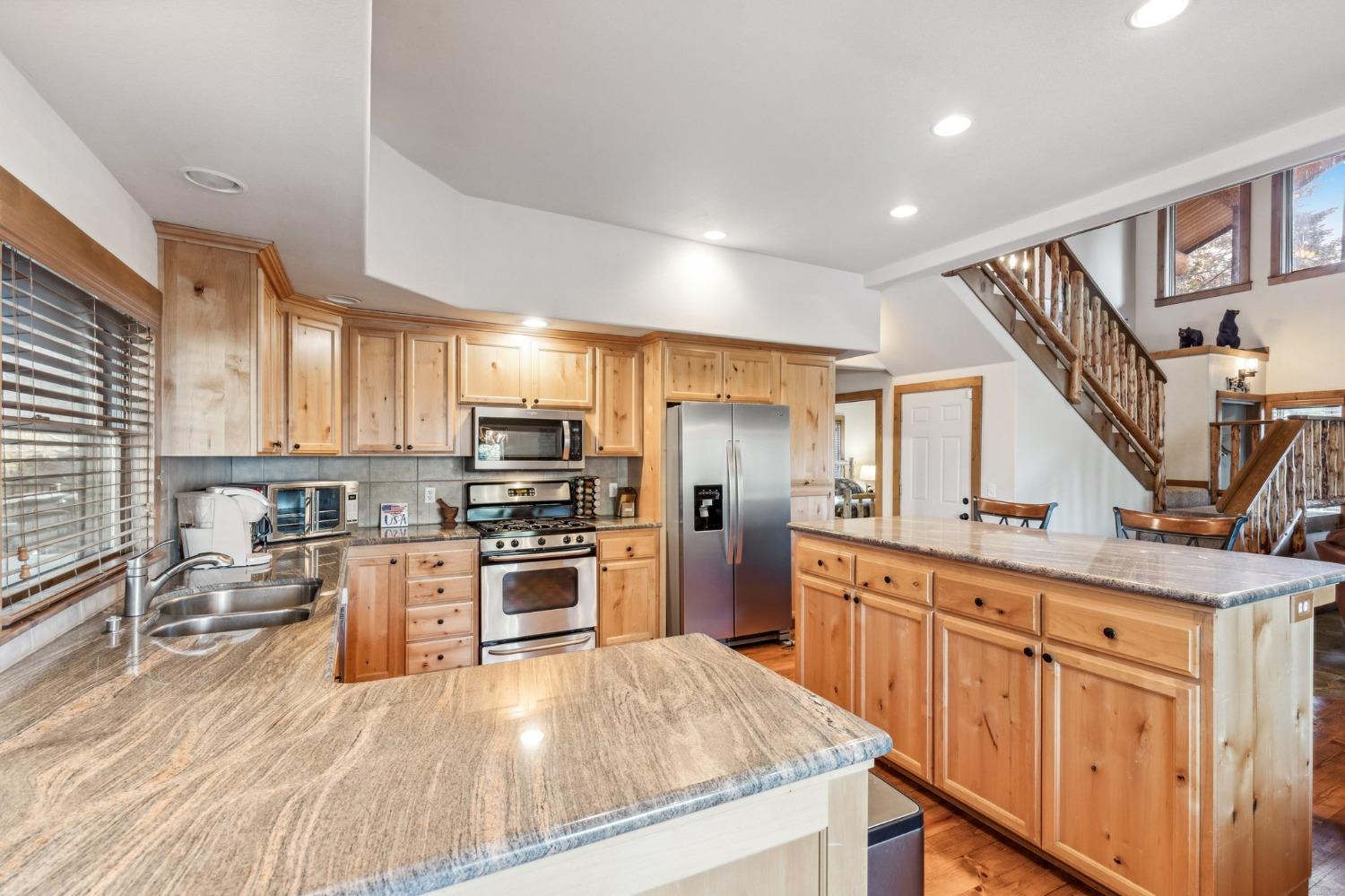 39801 Woody Ln, Shaver Lake, CA 93664