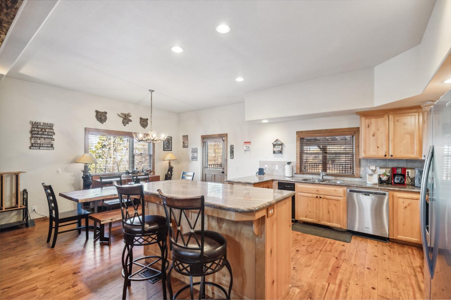 39801 Woody Ln, Shaver Lake, CA 93664