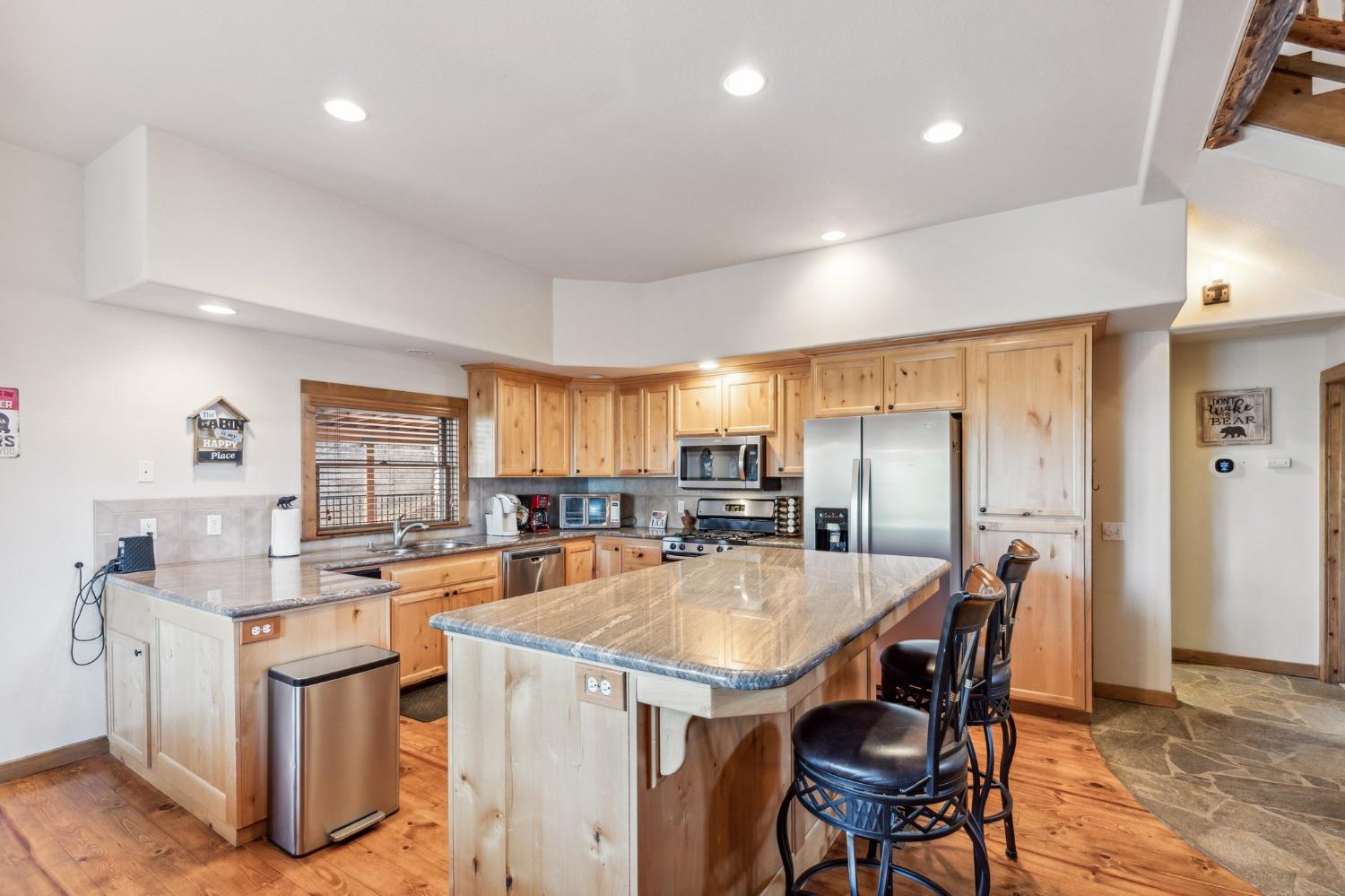 39801 Woody Ln, Shaver Lake, CA 93664