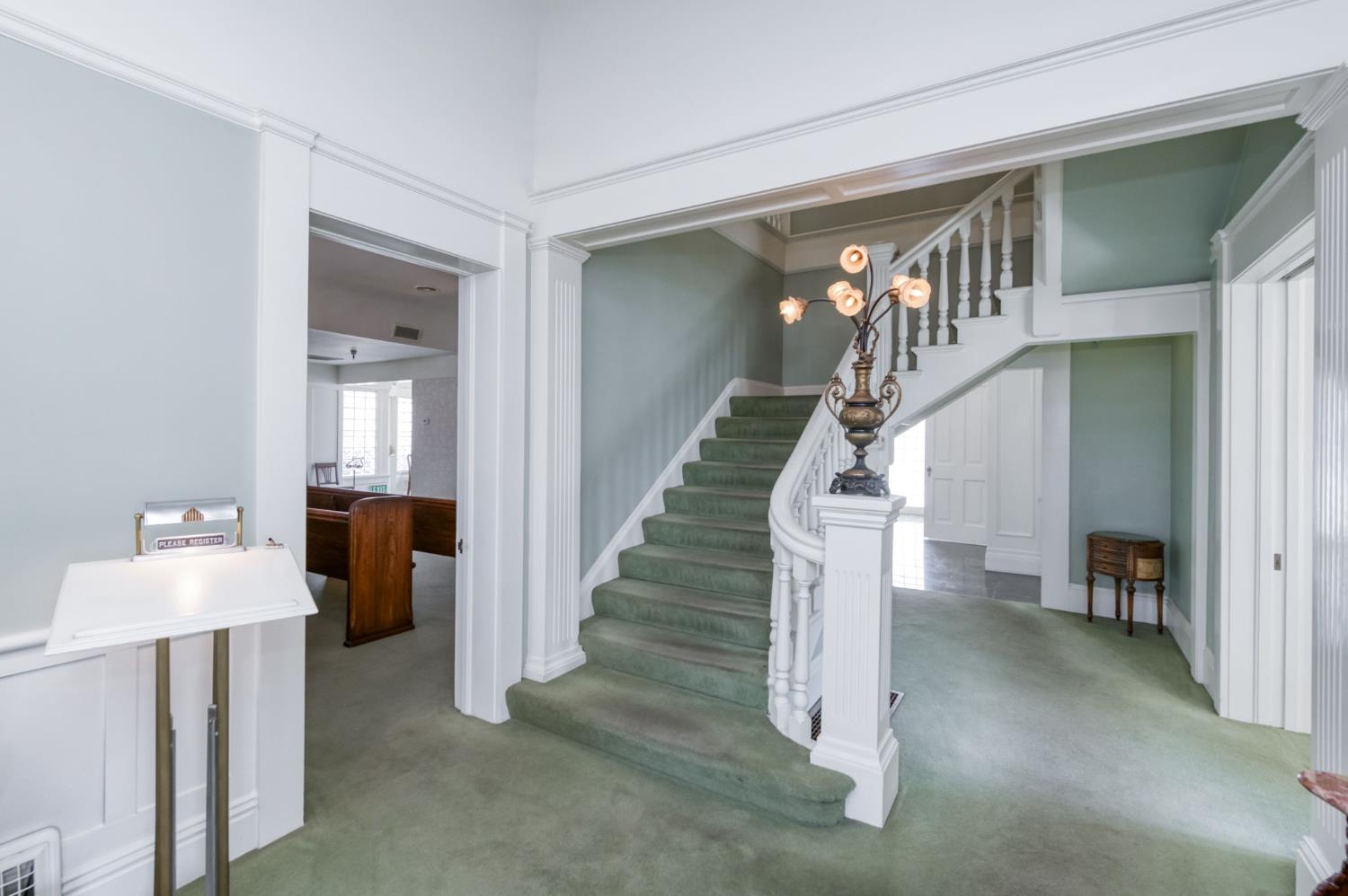 916 E Divisadero St, Fresno, CA 93726