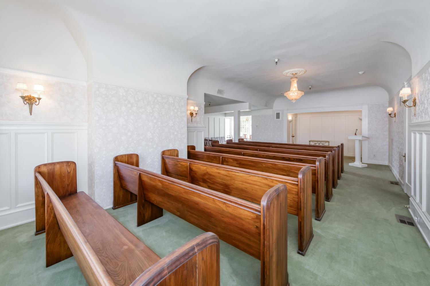 916 E Divisadero St, Fresno, CA 93726