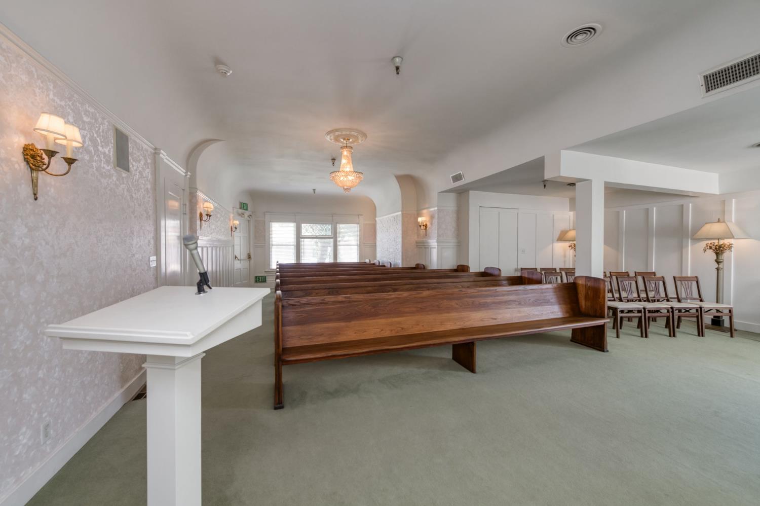 916 E Divisadero St, Fresno, CA 93726