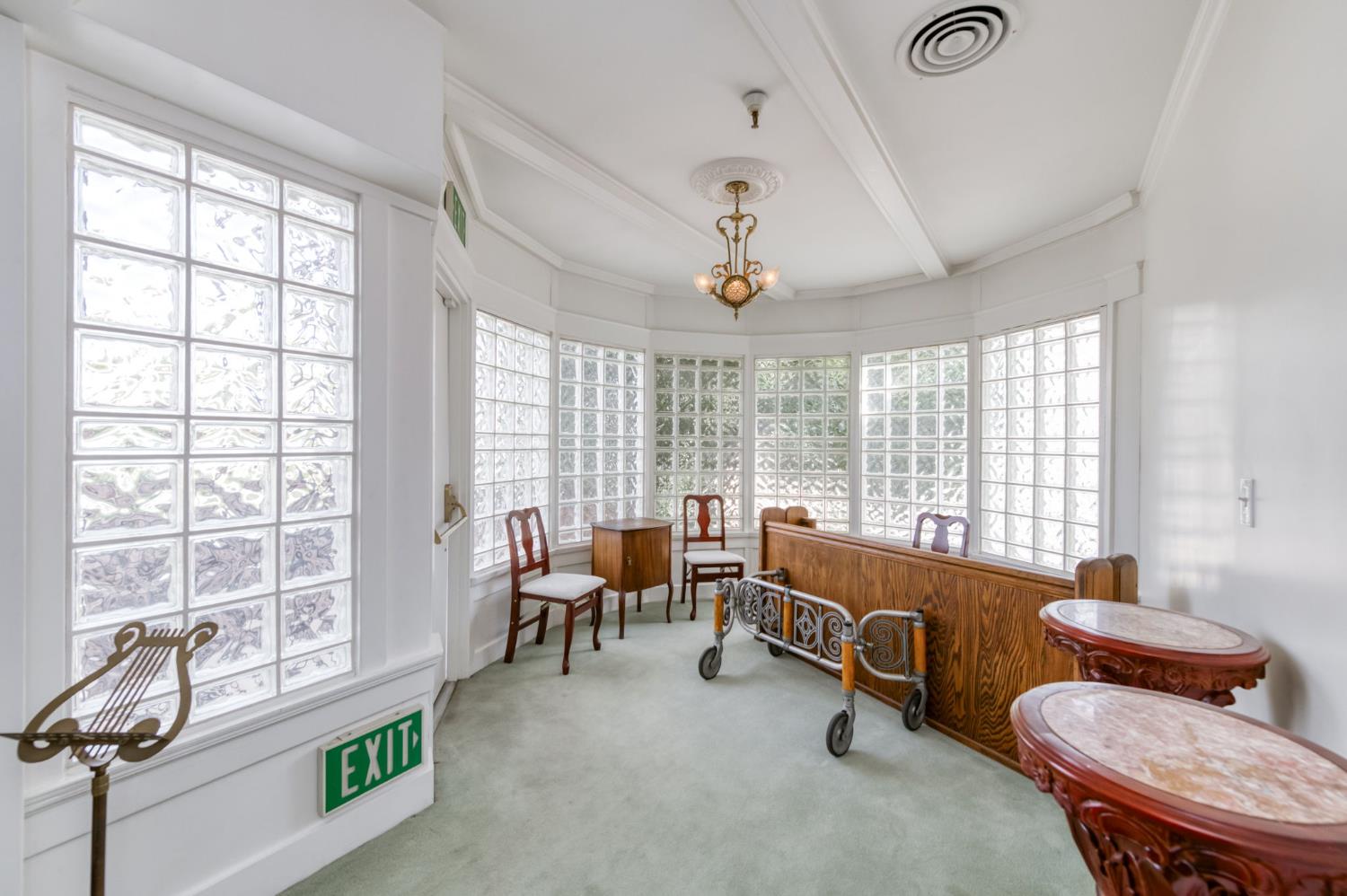 916 E Divisadero St, Fresno, CA 93726