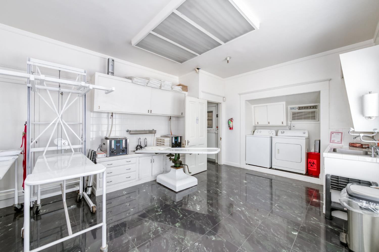 916 E Divisadero St, Fresno, CA 93721