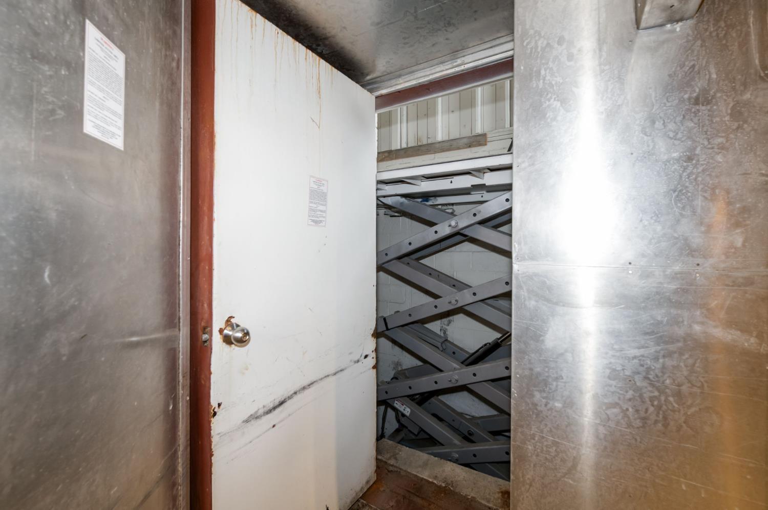 916 E Divisadero St, Fresno, CA 93721