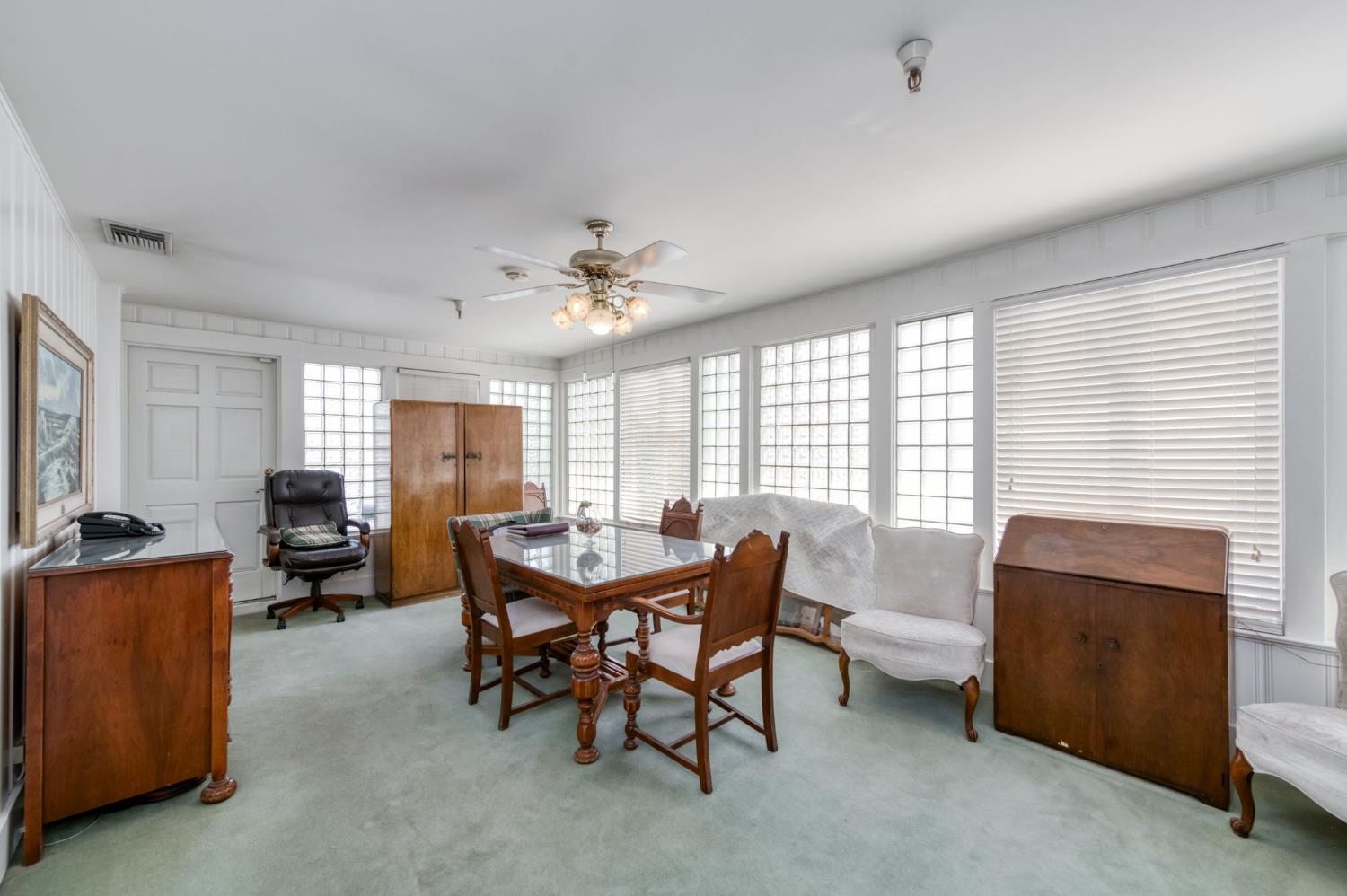 916 E Divisadero St, Fresno, CA 93721