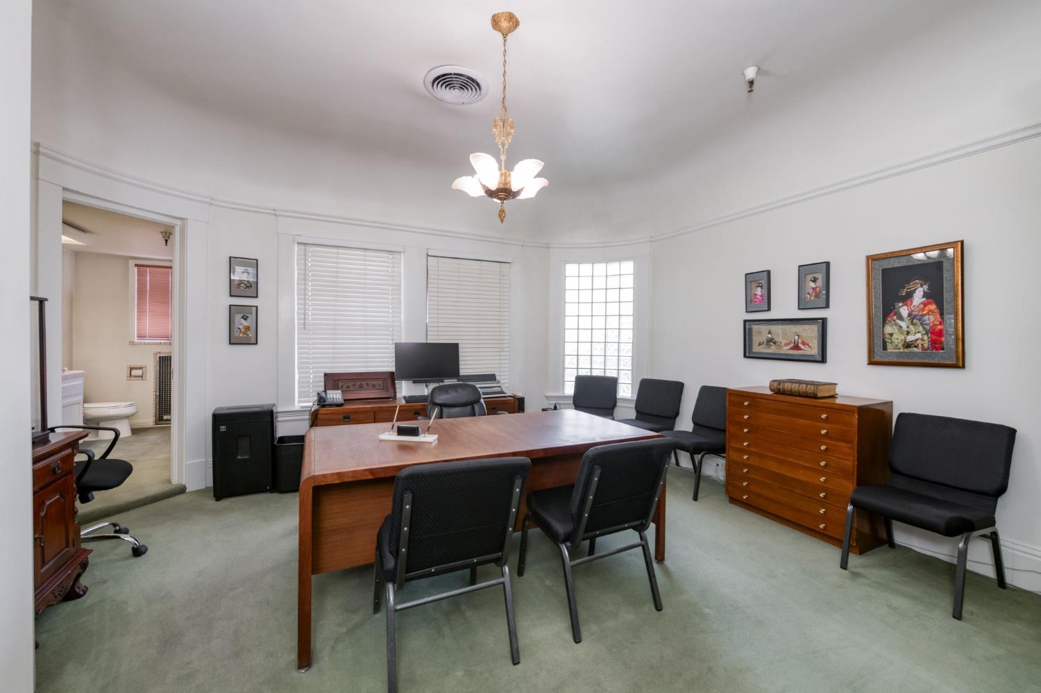 916 E Divisadero St, Fresno, CA 93721