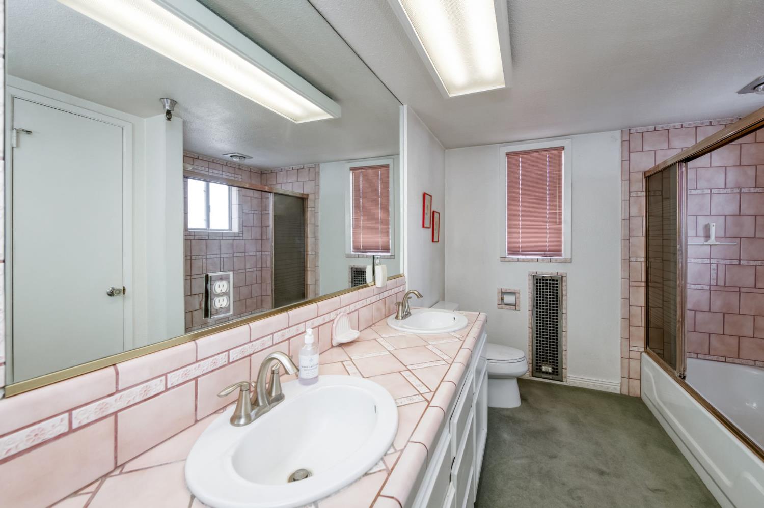 916 E Divisadero St, Fresno, CA 93721