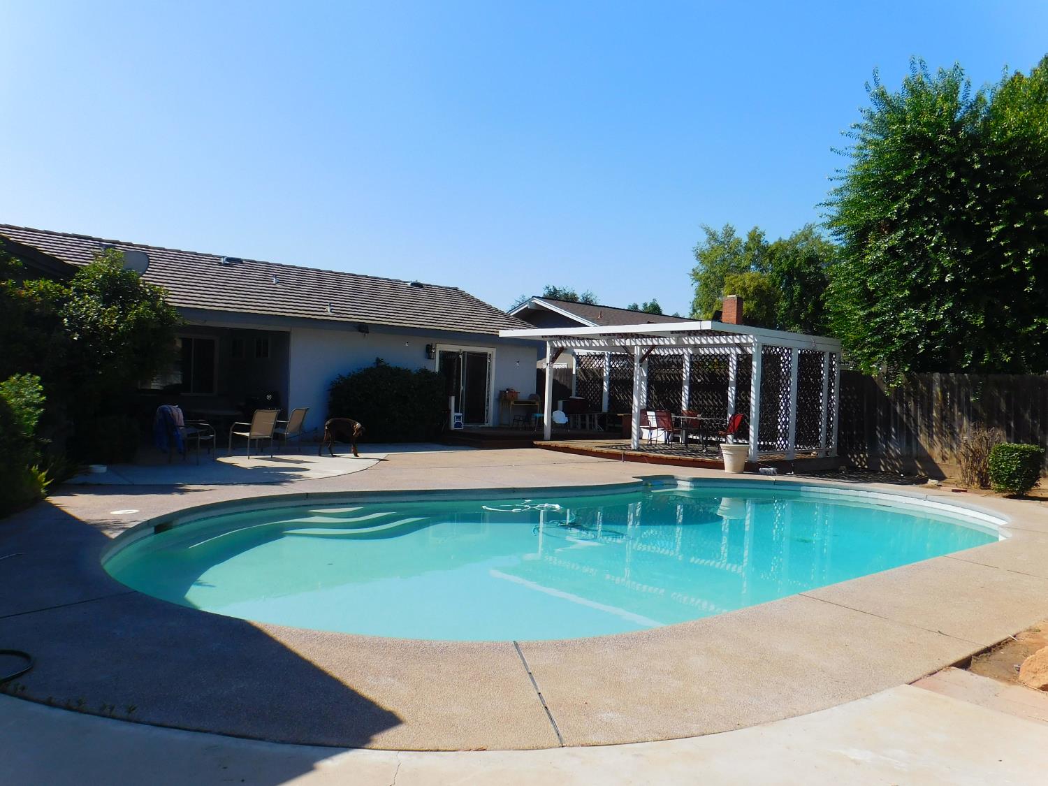 744 W Palo Altp Ave NW, Fresno, CA 93704