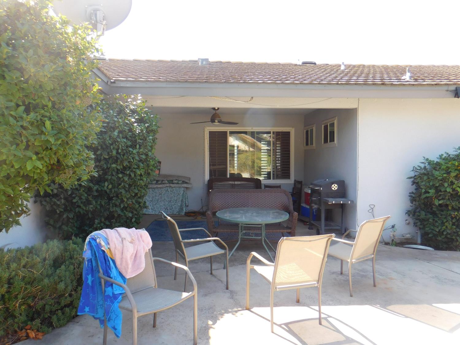 744 W Palo Altp Ave NW, Fresno, CA 93704