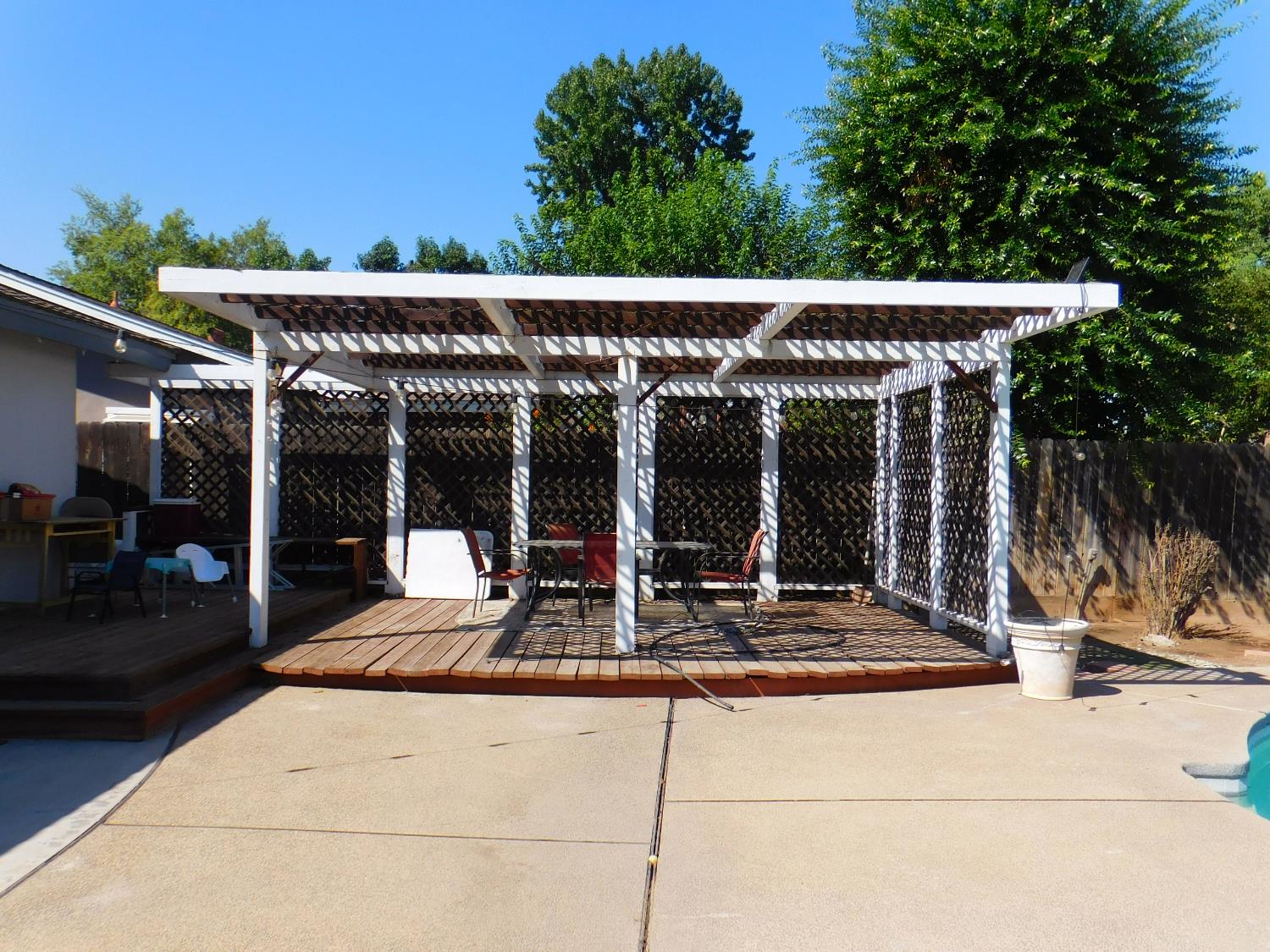 744 W Palo Altp Ave NW, Fresno, CA 93704