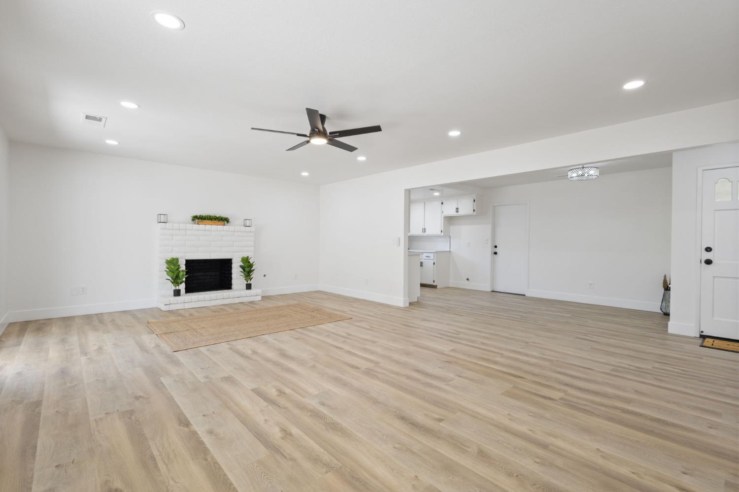 2324 Crestview Dr, Atwater, CA 95301