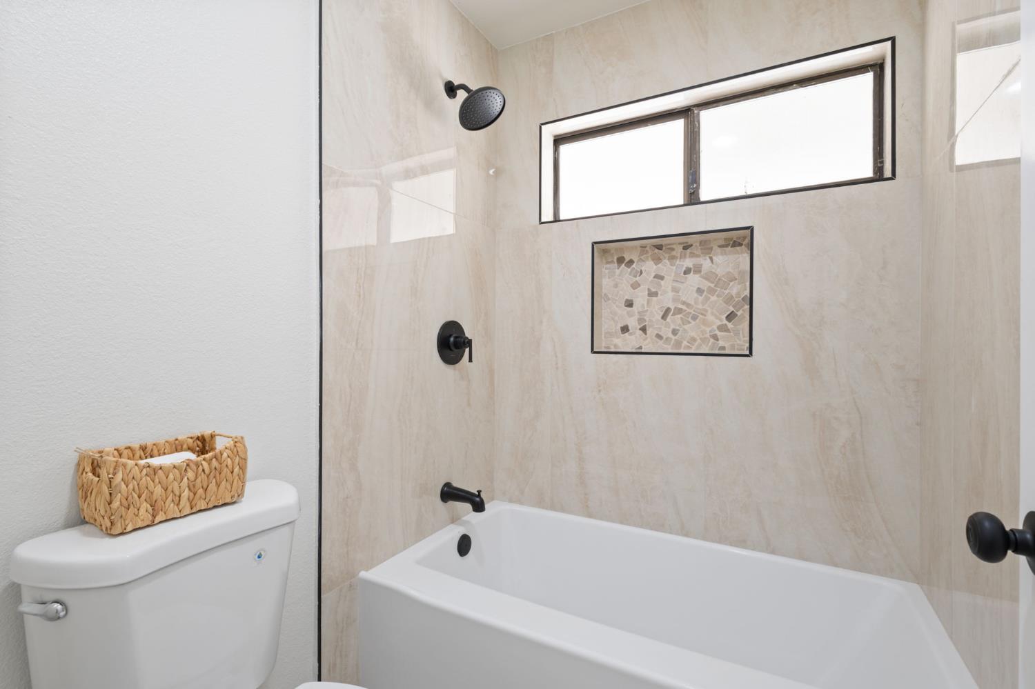 2324 Crestview Dr, Atwater, CA 95301